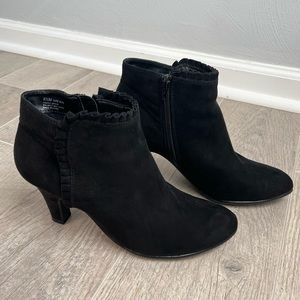 Women’s Black Booties with frilled edge (8 1/2)